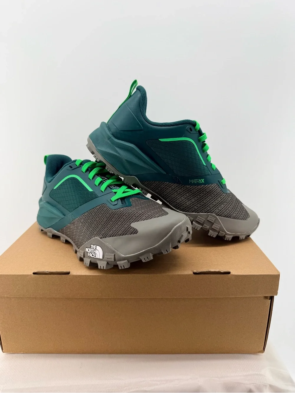 North face M Offtrail size 8M/9.5W NEW